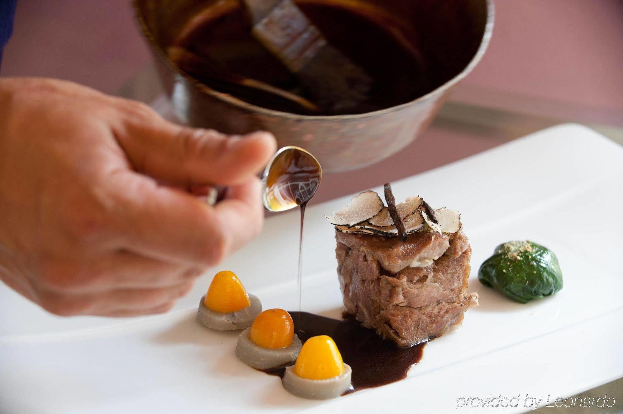 Hotel Spa Frederic Carrion Et Sa Table Gastronomique Viré エクステリア 写真