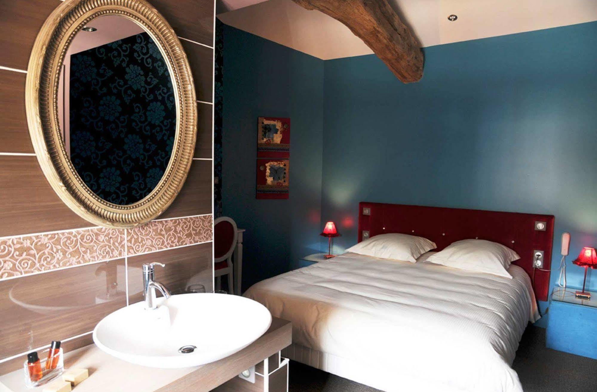 Hotel Spa Frederic Carrion Et Sa Table Gastronomique Viré エクステリア 写真