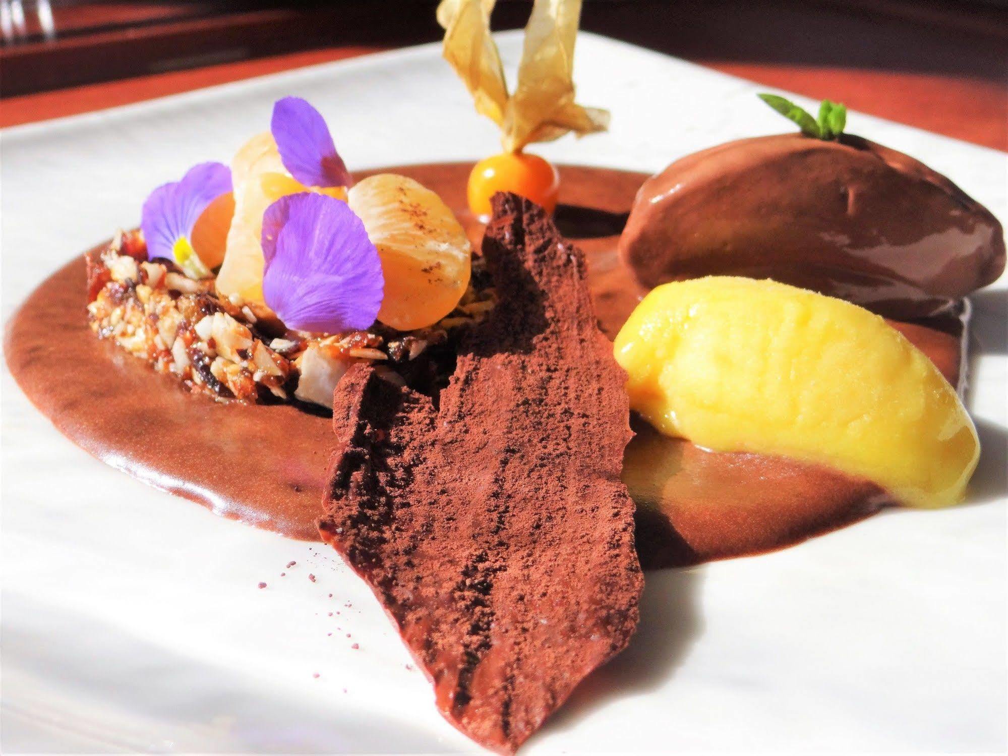 Hotel Spa Frederic Carrion Et Sa Table Gastronomique Viré エクステリア 写真