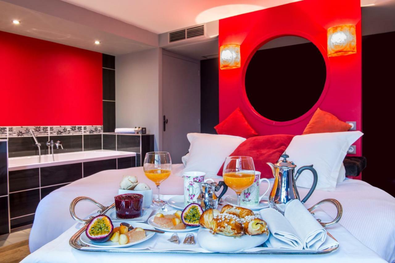 Hotel Spa Frederic Carrion Et Sa Table Gastronomique Viré エクステリア 写真